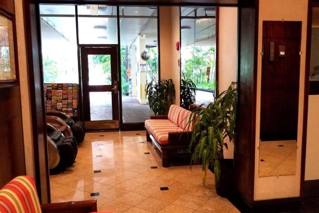 Waikiki Marina Studio, Ocean View, Free Parking & Wifi โฮโนลูลู ภายนอก รูปภาพ